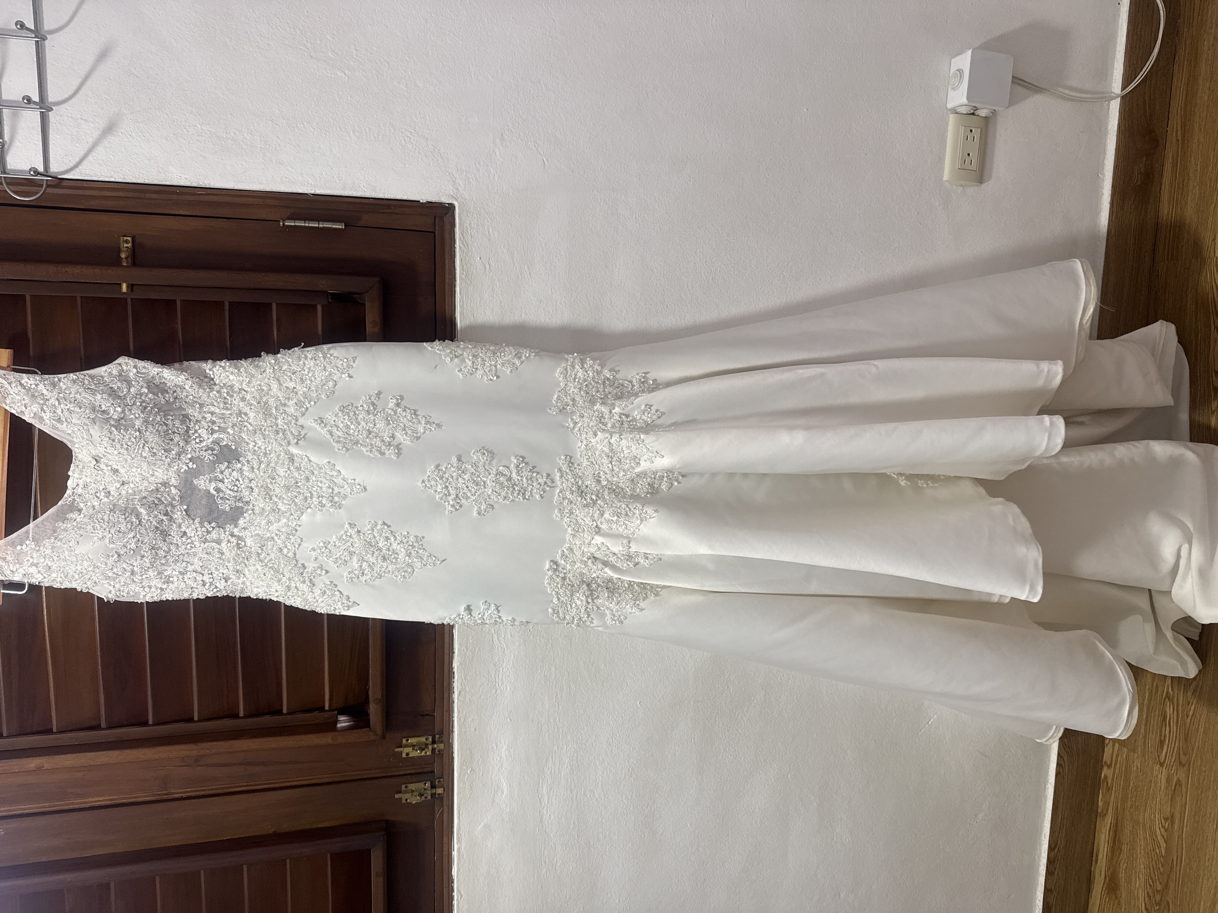 Vestido de novia sirena en podesua con piedra
