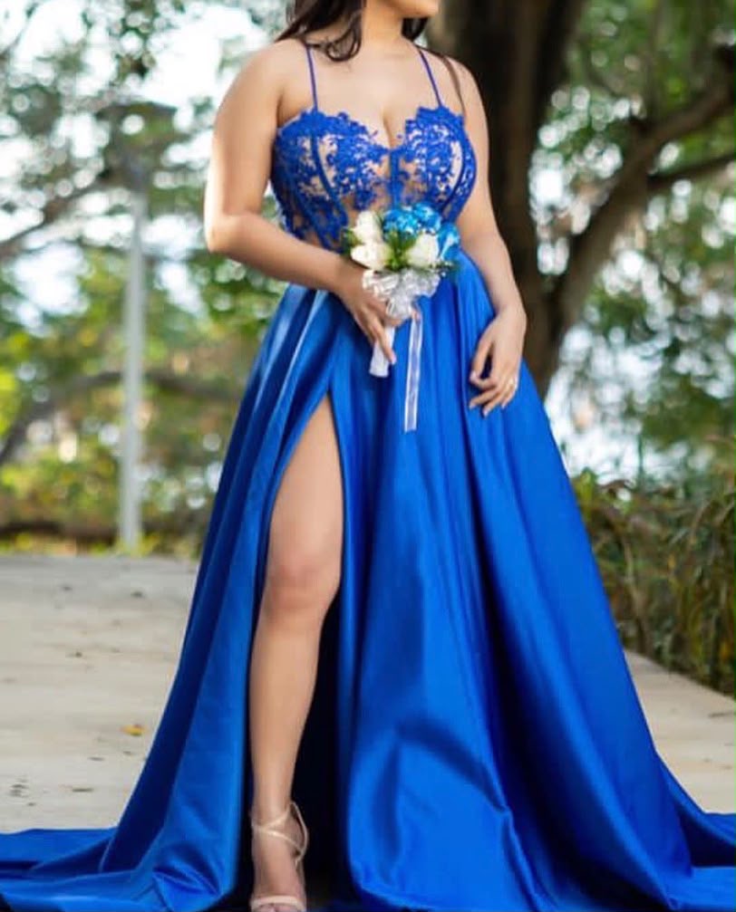 Vestido azul milenio para sesión de fotos tipo corse con transparencia