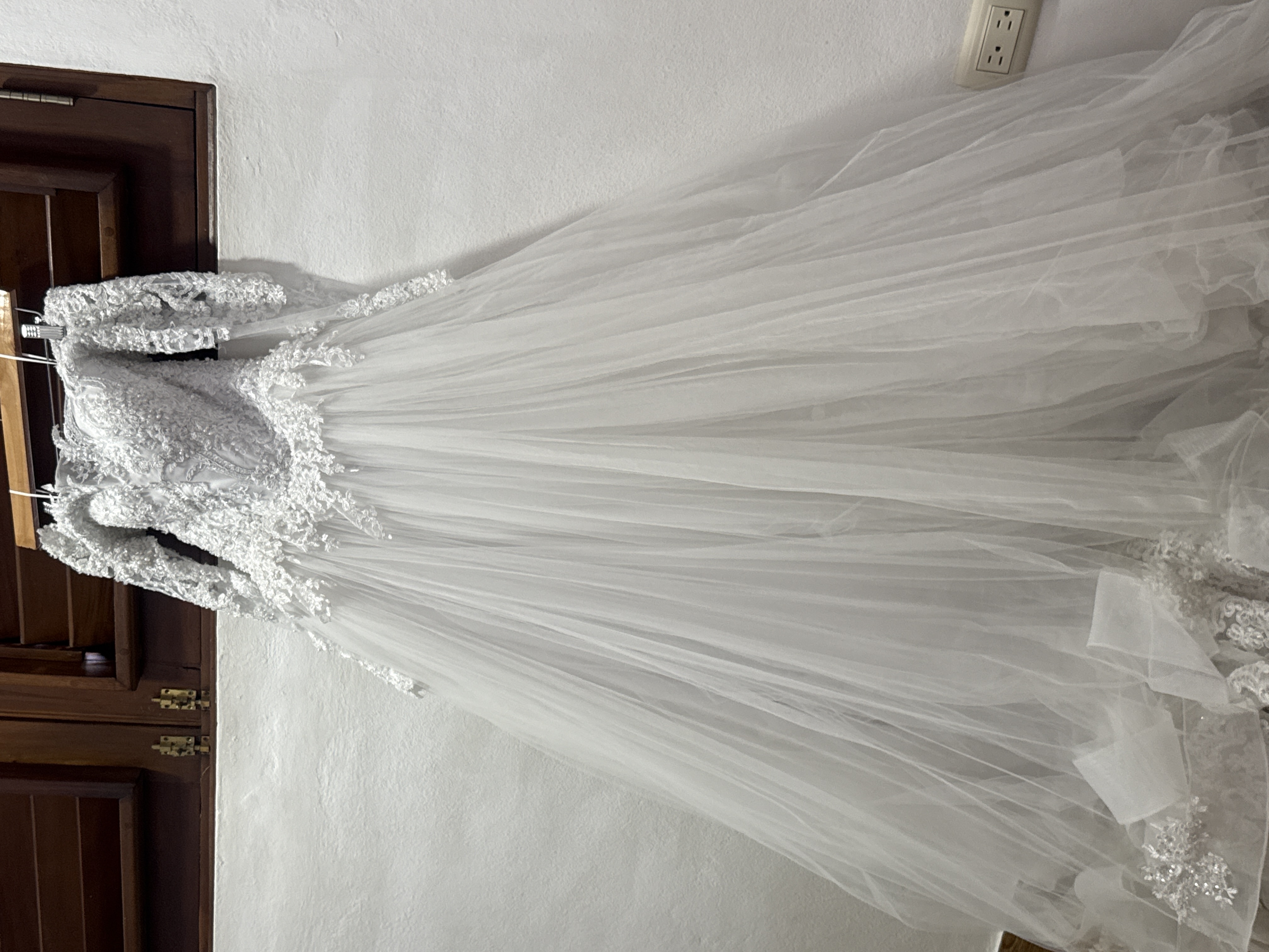 Vestido de novia princesa manga larga con falda en tul