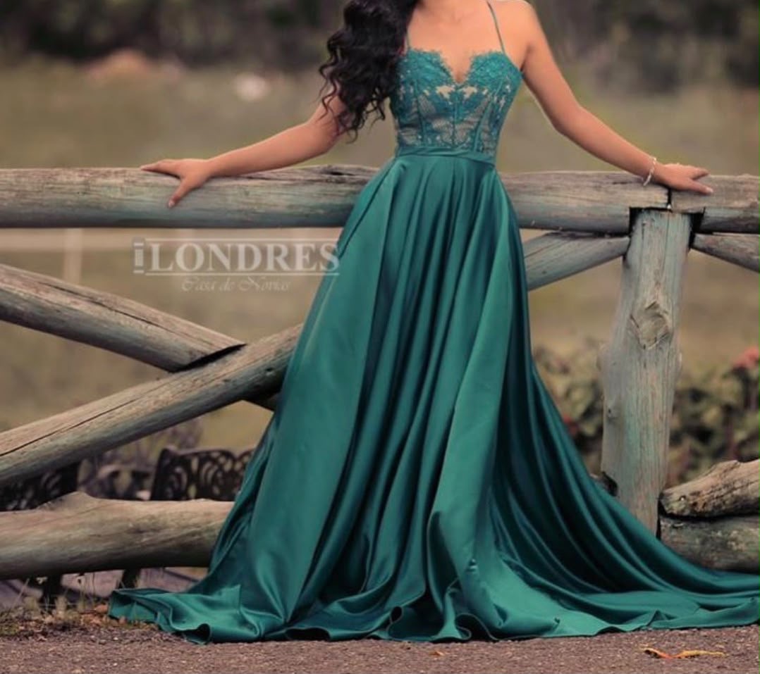 Vestido verde esmeralda para sesión de fotos tipo corse