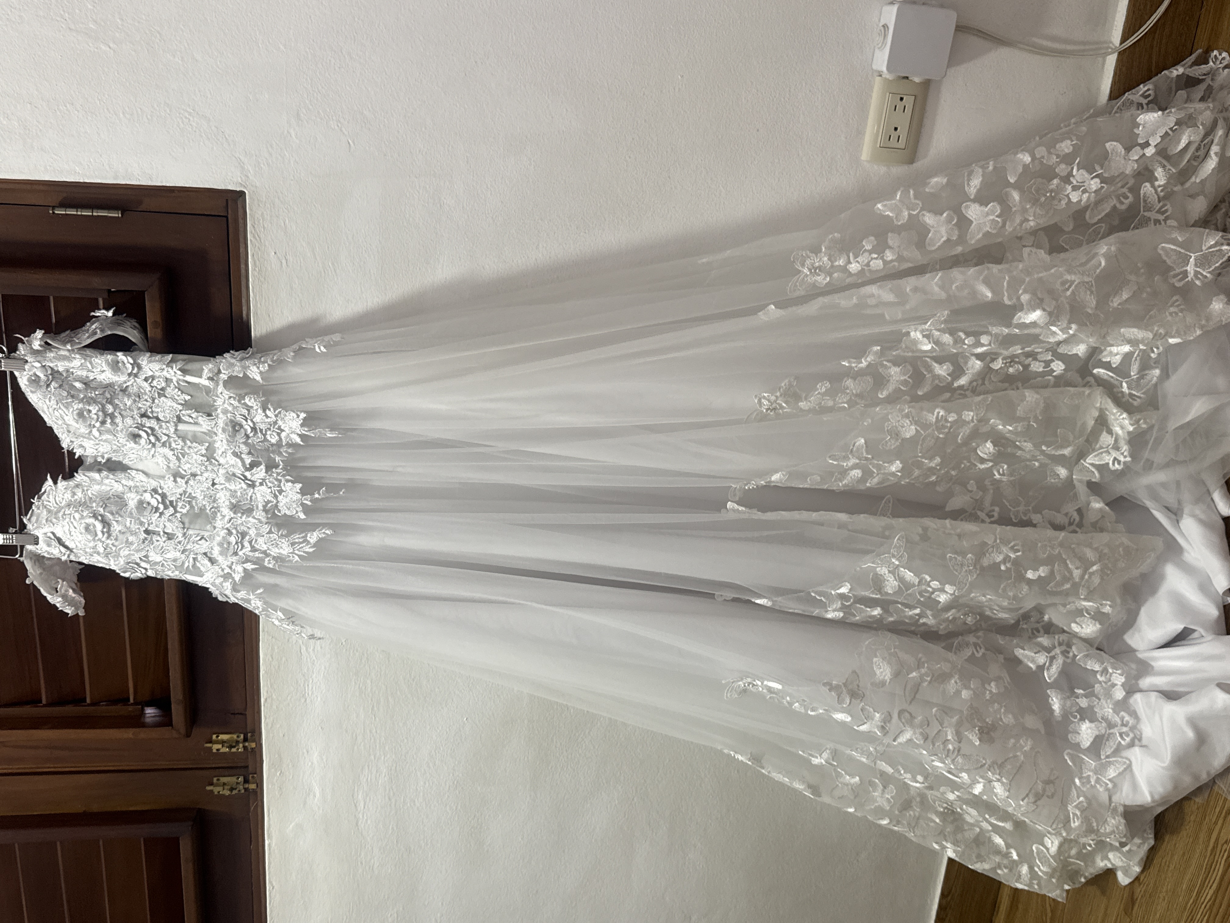 Vestido de novias con mariposas