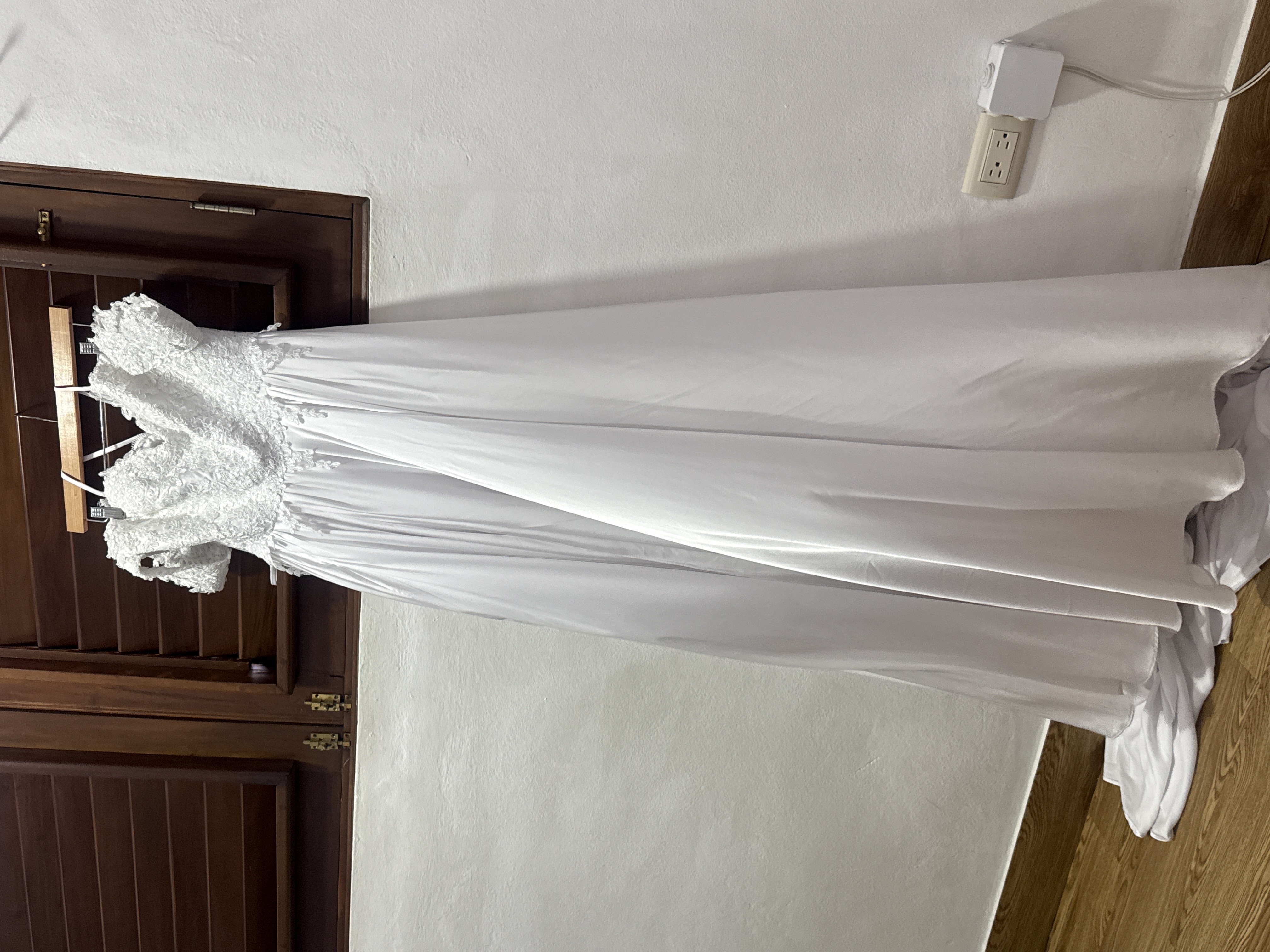 Vestido de novia sencillo maga caídas y falda en ceda
