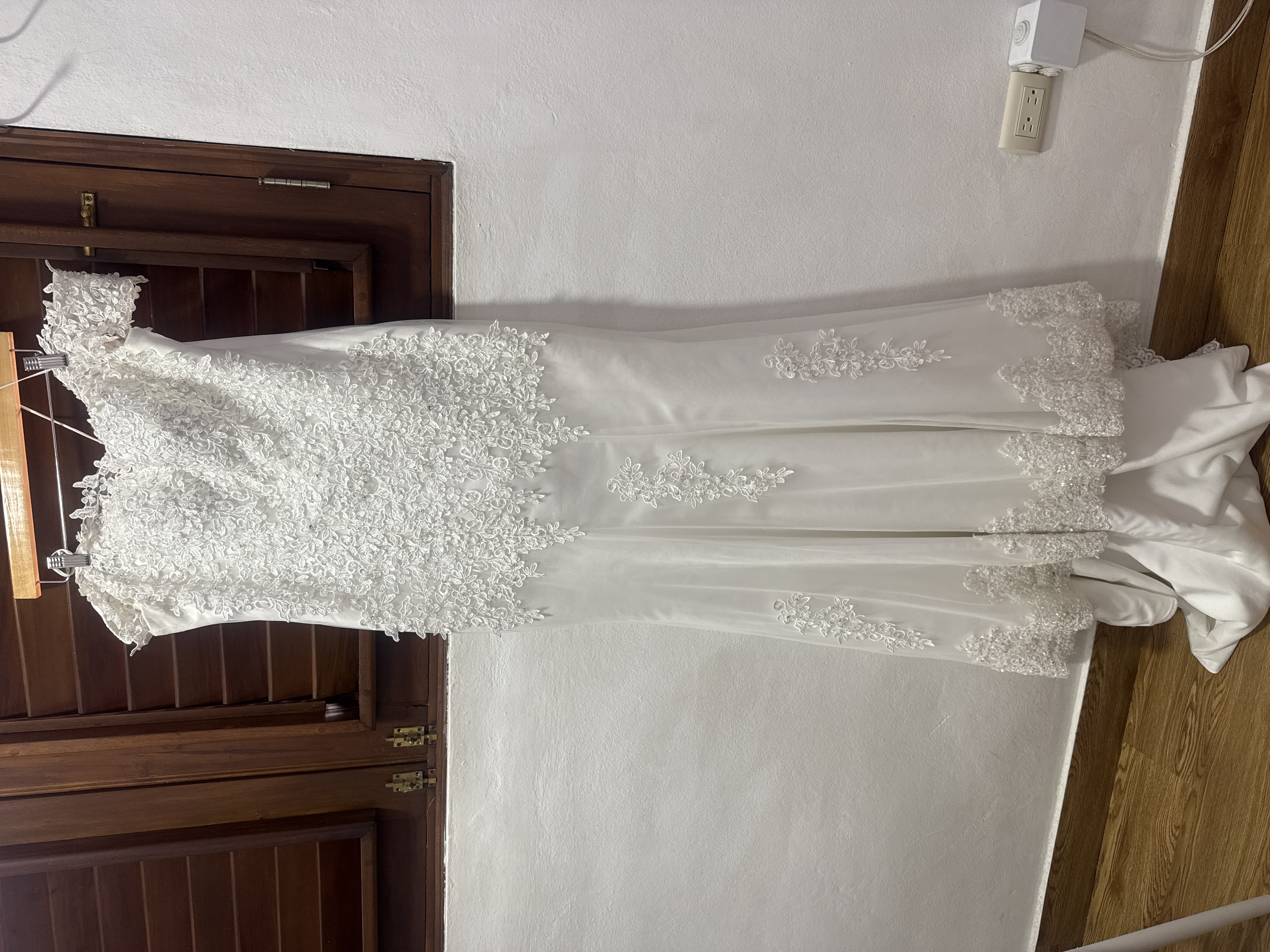 Vestido de novia de tul con piedras y mangas caídas XL