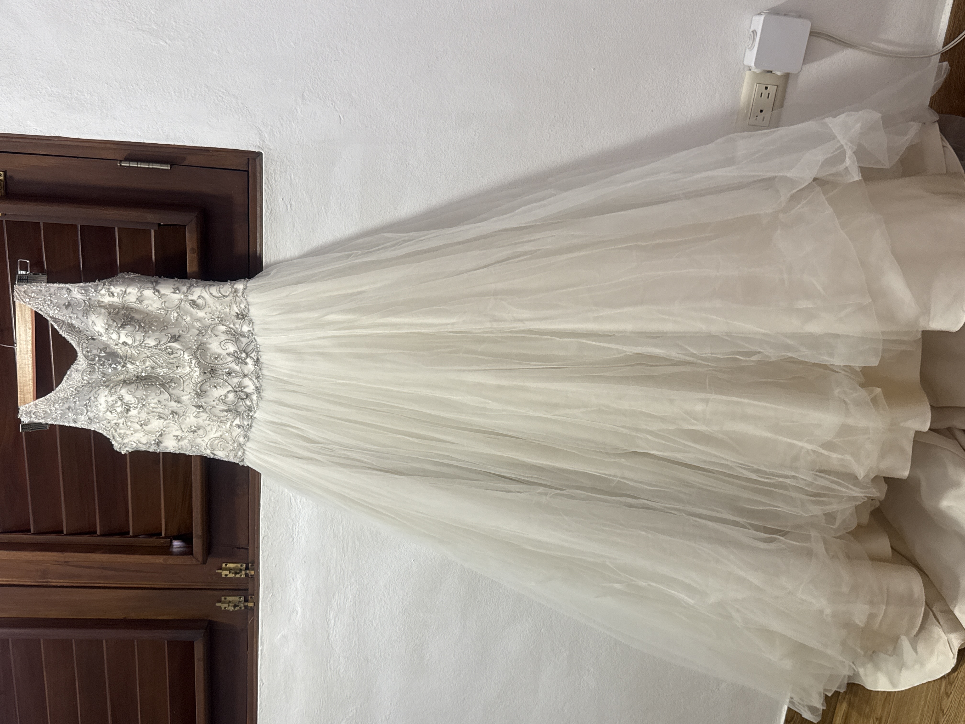 Vestido de novia princesa con blusa en pedrería