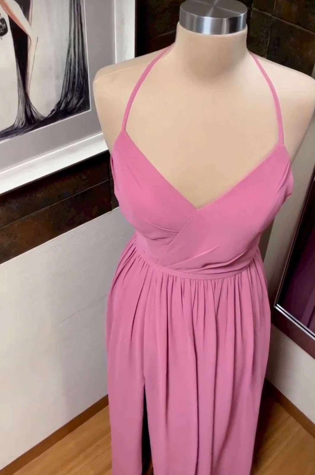 Vestido de gala rosa viejo en chifon blusa drapeada de tirantes